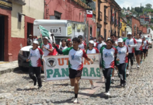 Libertarian flame arrives in San Miguel de Allende after a 65-kilometer journey.